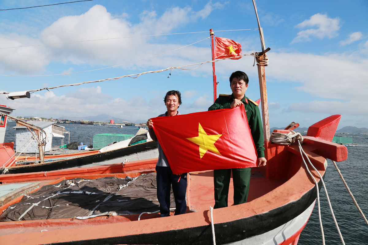 Cùng những con tàu vươn ra biển lớn

